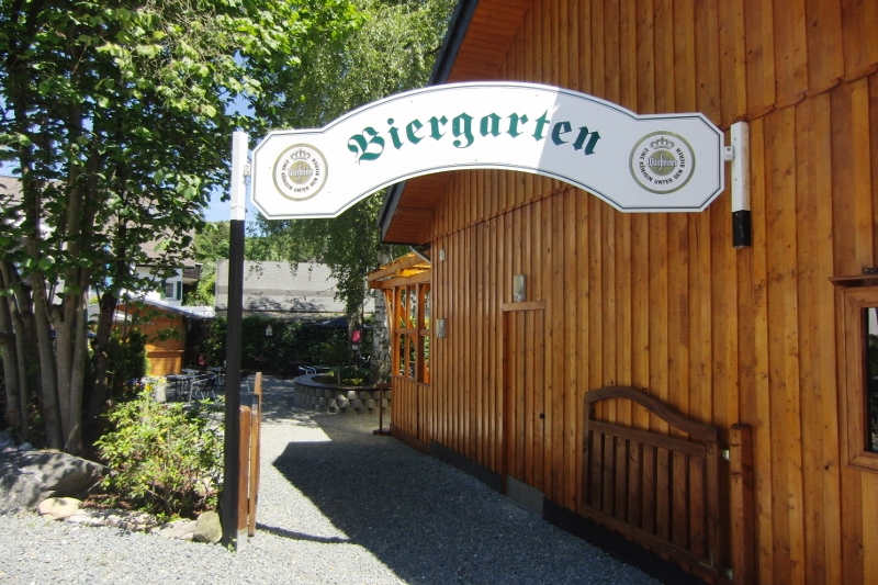 Eingang Biergarten (800x533)
